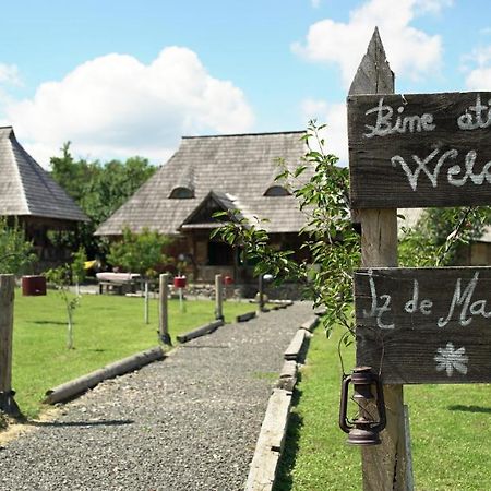 Iz De Maramures Rural Hotel (Adults Only) Surdesti  Zewnętrze zdjęcie