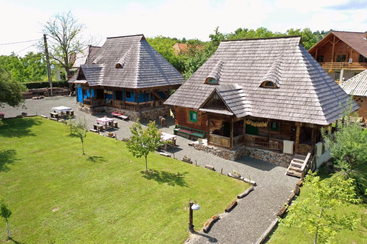 Iz De Maramures Rural Hotel (Adults Only) Surdesti  Zewnętrze zdjęcie