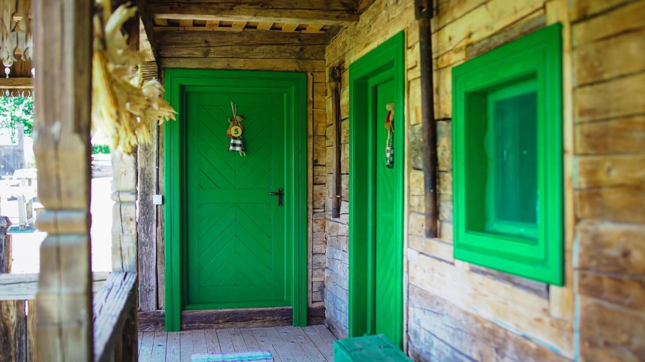 Iz De Maramures Rural Hotel (Adults Only) Surdesti  Zewnętrze zdjęcie