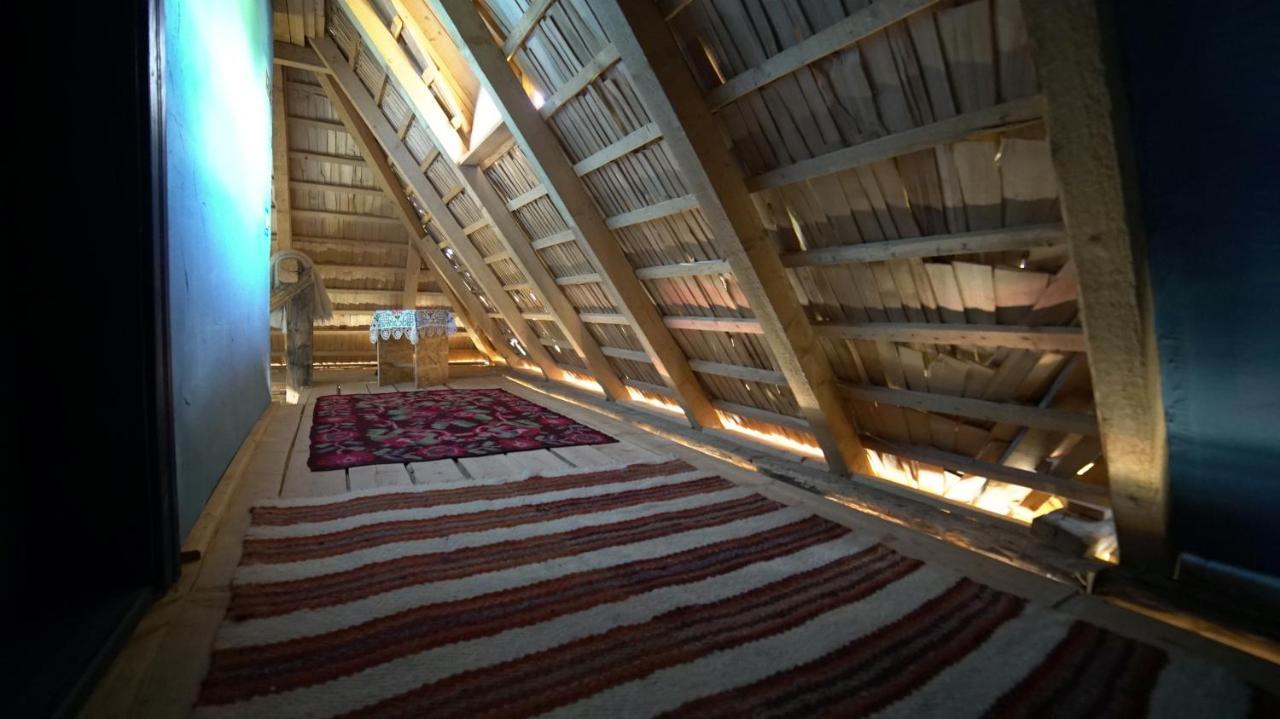 Iz De Maramures Rural Hotel (Adults Only) Surdesti  Zewnętrze zdjęcie