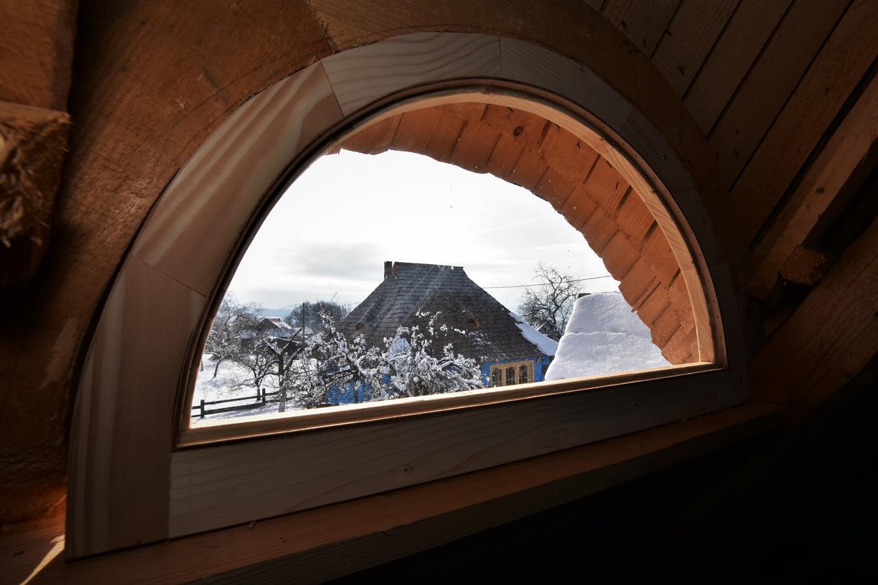 Iz De Maramures Rural Hotel (Adults Only) Surdesti  Zewnętrze zdjęcie