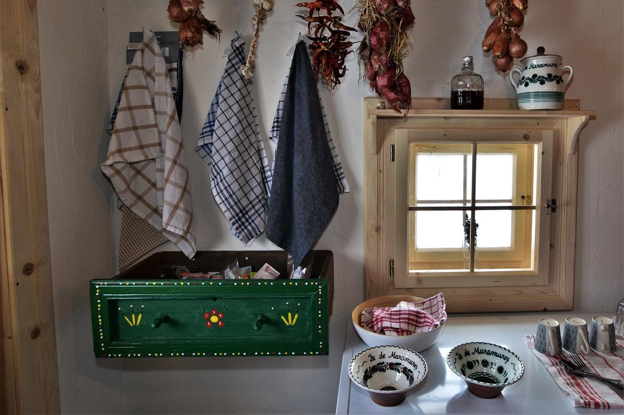 Iz De Maramures Rural Hotel (Adults Only) Surdesti  Zewnętrze zdjęcie